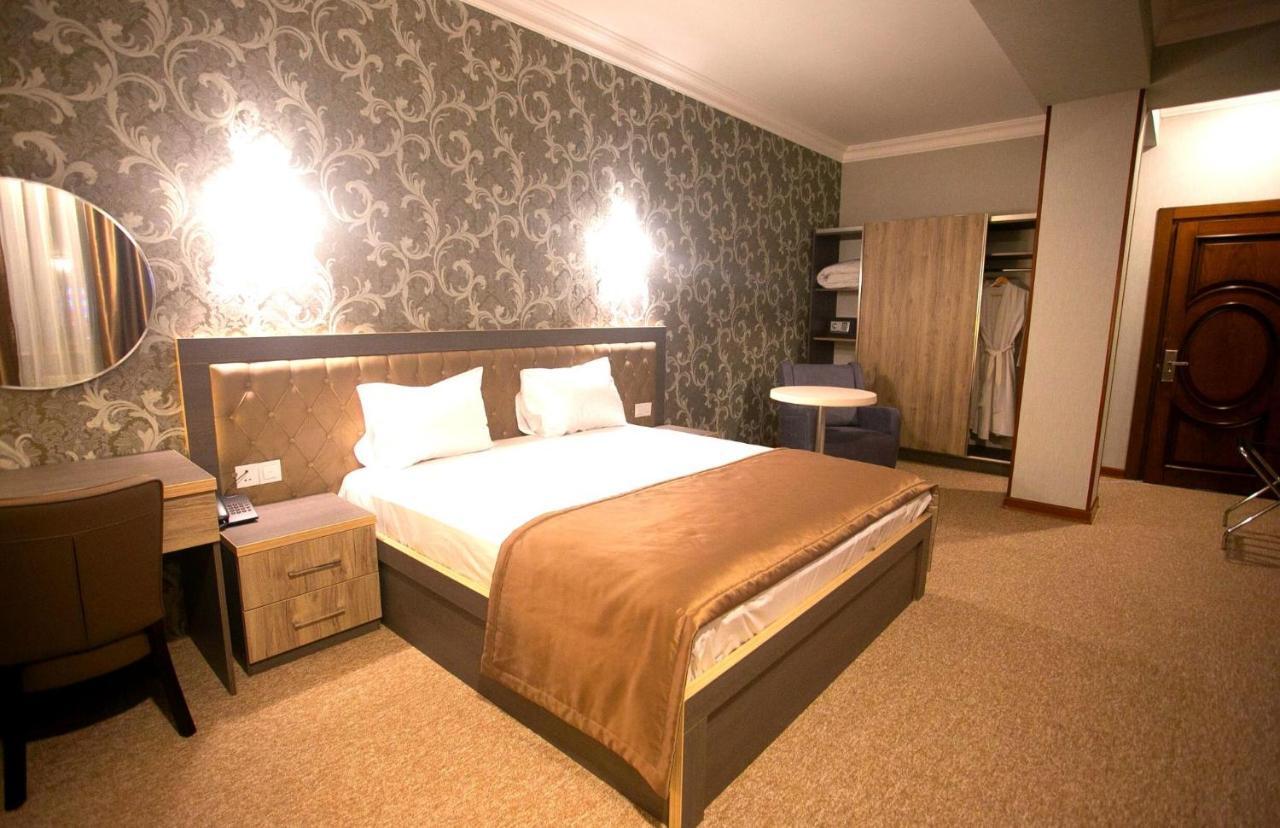 Royal Sapphire Hotel Baku Exteriör bild