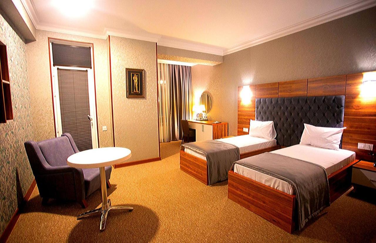 Royal Sapphire Hotel Baku Exteriör bild