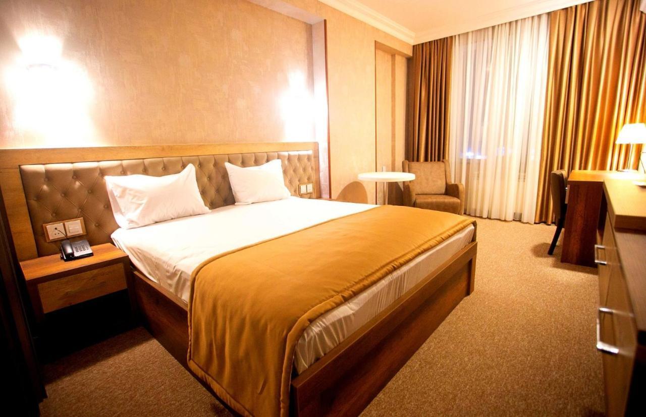 Royal Sapphire Hotel Baku Exteriör bild